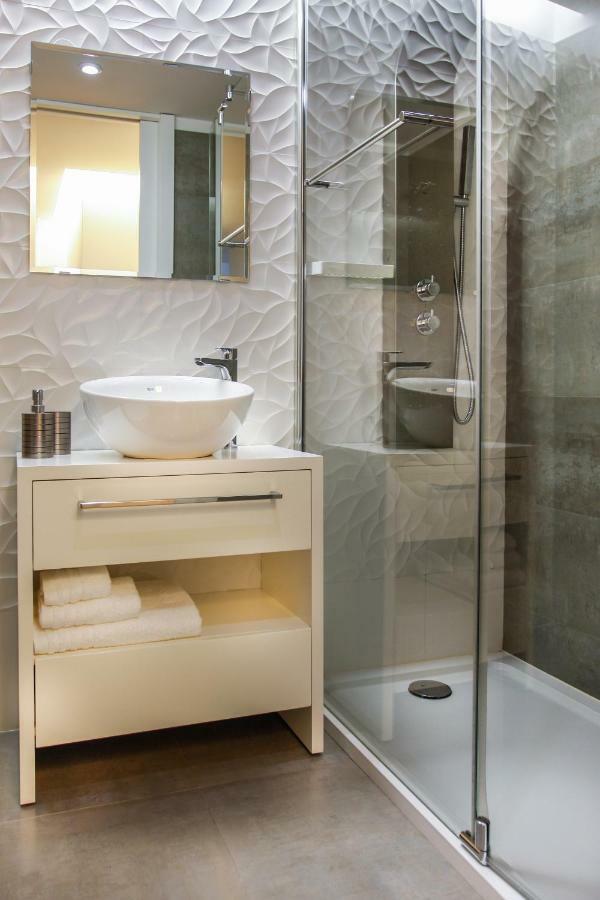 Lux Downtown Apartment Porto Luaran gambar