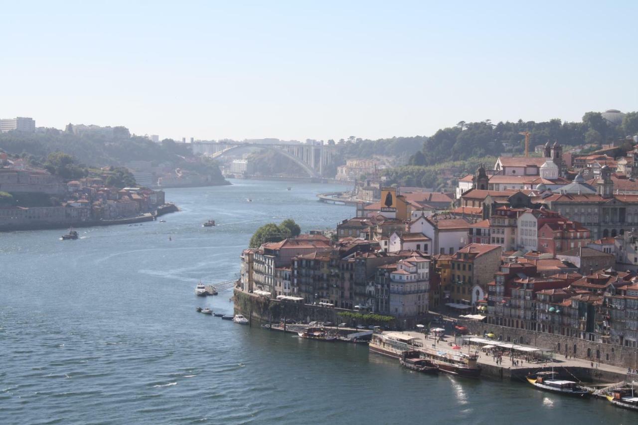 Lux Downtown Apartment Porto Luaran gambar